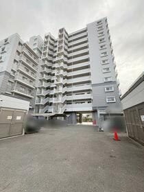 エスリード鴻池新田駅前