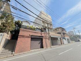 東京都中野区上高田１丁目