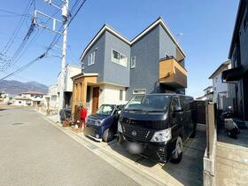 神奈川県秦野市曲松２丁目