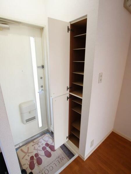 画像12:玄関には靴収納スペースがあります☆