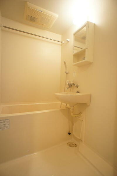 画像6:バストイレ別！湯船につかることで日頃の疲れを癒せます♪