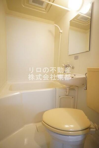 画像5:シャワー派には使いやすいユニットバス☆洗面台も設置済み！