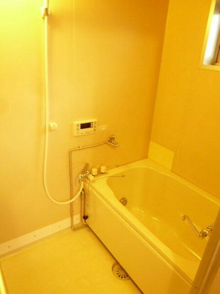 画像5:浴室（追焚き機能付き）