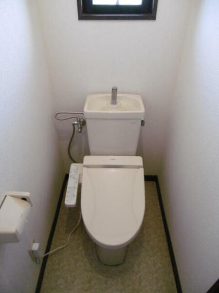 画像9:温水洗浄便座付トイレに交換予定