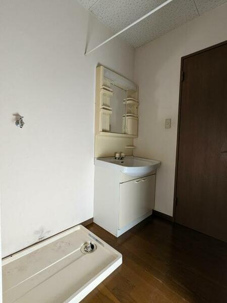 画像7:独立洗面台・室内洗濯機置き場有り。