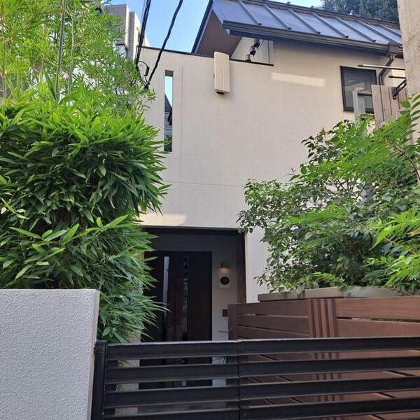 detached 東京都港区南青山４丁目

地図を見る