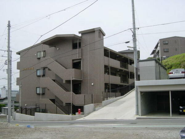 静岡県三島市徳倉(賃貸マンション2LDK・1階・63.18㎡)の写真 その1