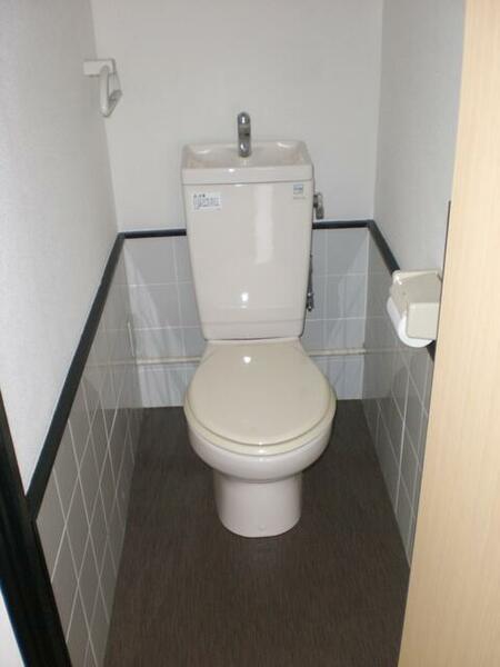 画像6:洋式トイレ