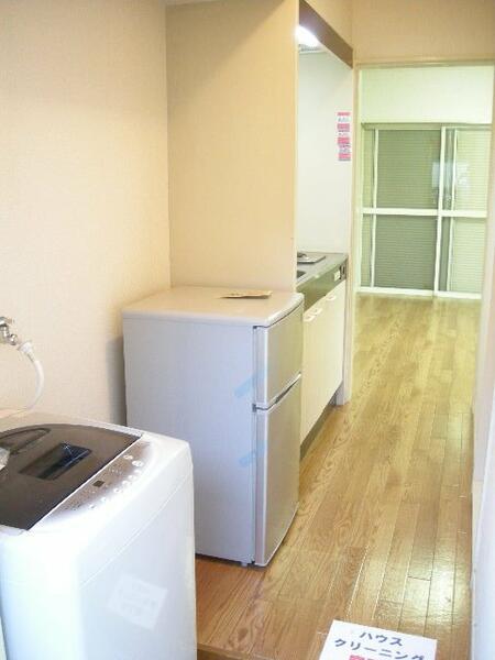 画像6:洗濯機、２ドア小型冷蔵庫設置例