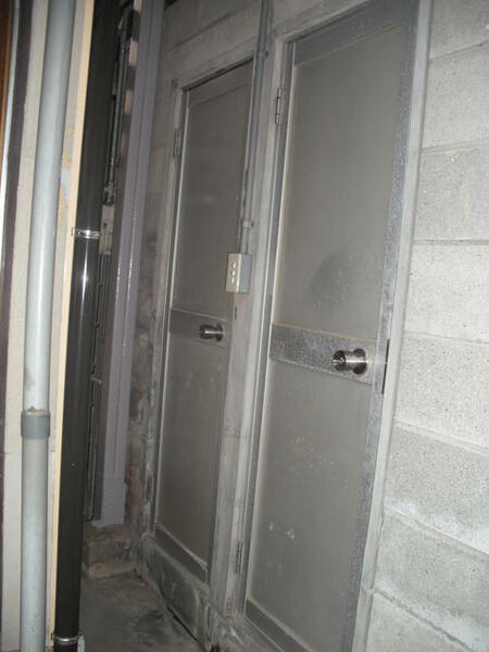 画像11:シャワー・洗濯機室入口
