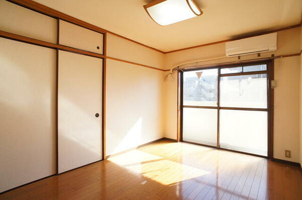 画像6:明るい雰囲気で暮らしやすい！優しい質感の室内がオススメ☆