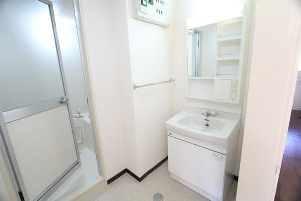 画像6:洗濯機置場も洗面所内にあります