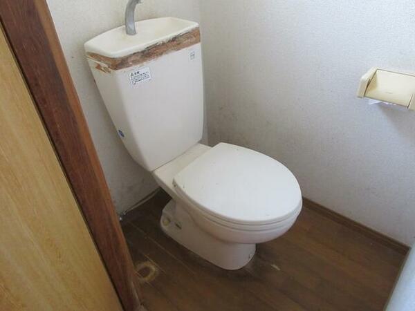 画像8:洋式水洗トイレ
