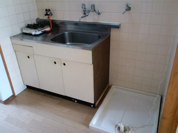 画像12:ミニキッチンと洗濯機置き場です