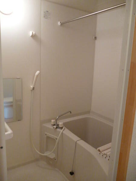 画像6:乾燥換気機能付き浴室　鏡付き