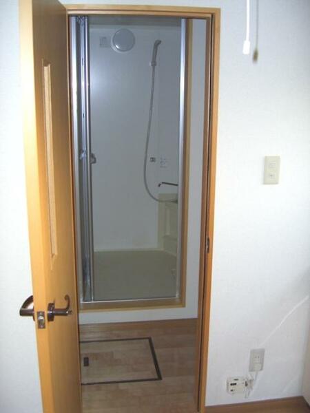 画像9:浴室出入口