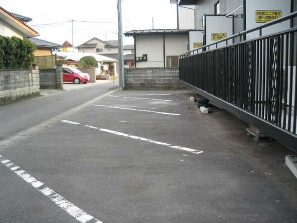 画像9:駐車スペース
