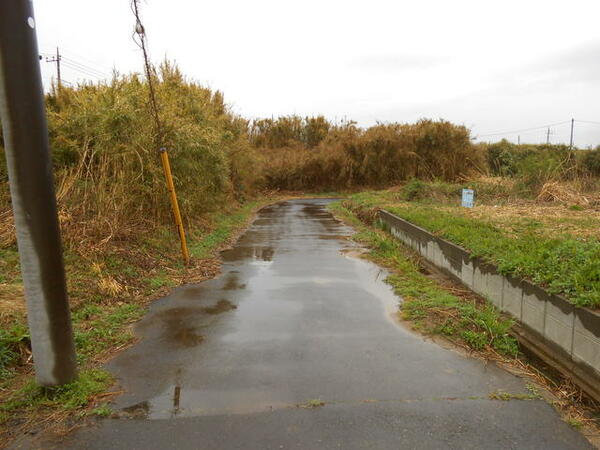detached 茨城県稲敷市佐倉

地図を見る