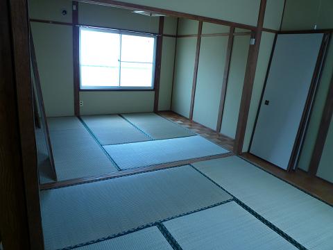 画像7:２階　和室と板畳　天袋