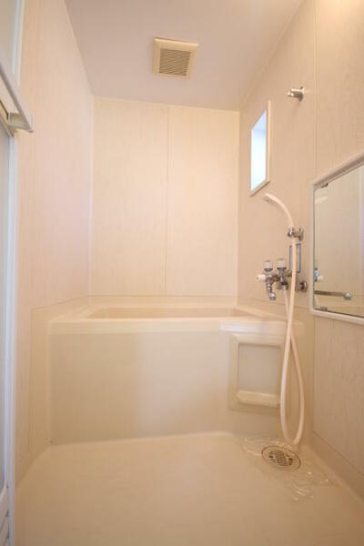 画像11:浴室です！　小窓があり換気にも最適です。