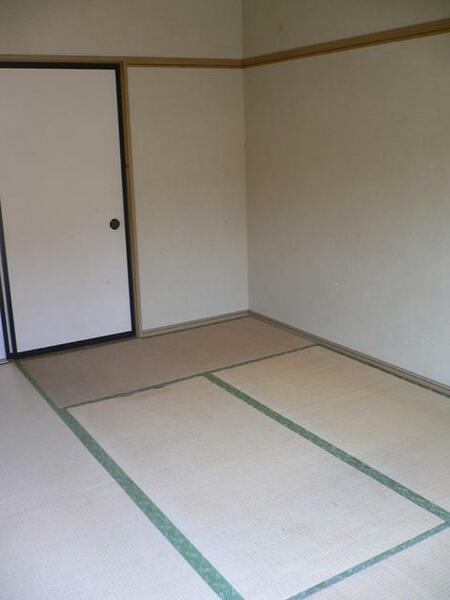 画像4:２室とも畳のお部屋で、落ち着いた空間です。