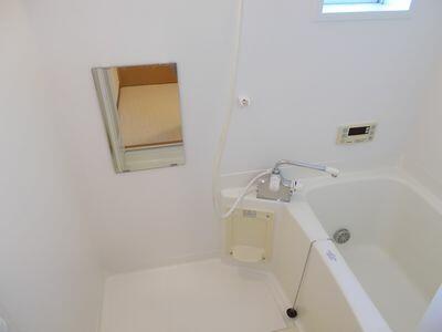 画像6:経済的な追い焚き機能付きの浴室（同物件他部屋画像）