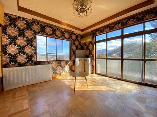 detached 山梨県大月市賑岡町岩殿