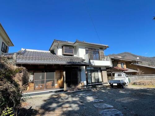 detached 山梨県大月市賑岡町岩殿