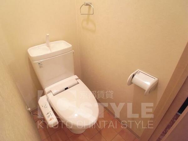 画像10:ウォシュレット標準装備のトイレ