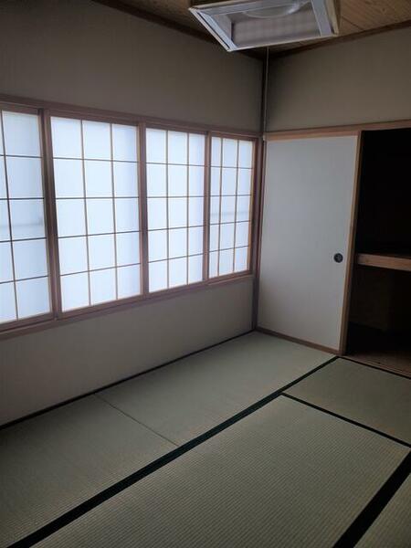 detached 山形県米沢市塩井町塩野
地図を見る