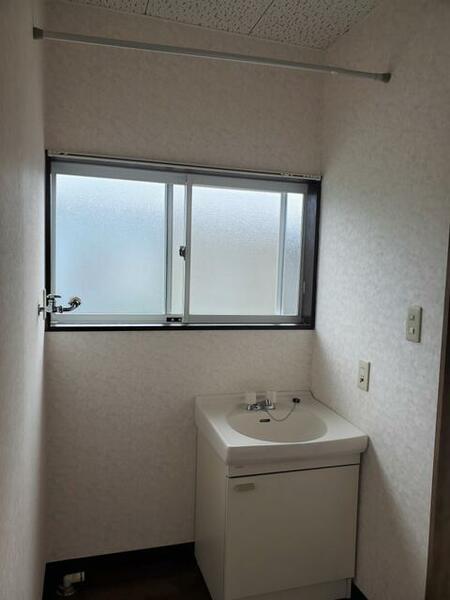 detached 山形県米沢市塩井町塩野
地図を見る