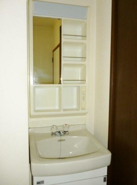 apartment 茨城県稲敷市椎塚１７０８－１１