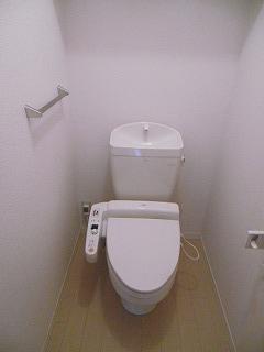 画像6:便利な洗浄機能付きのトイレです！ペーパーホルダー＆タオルハンガー有