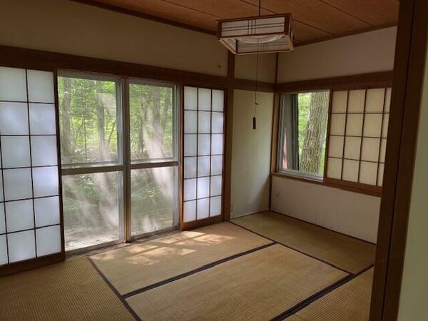 detached 群馬県吾妻郡嬬恋村大字鎌原鬼の泉水
地図を見る