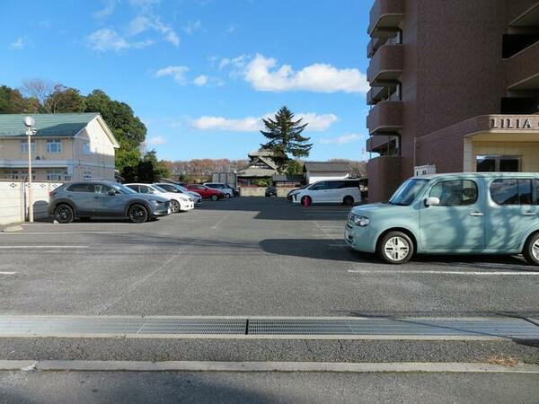 画像16:広々とした駐車場です。