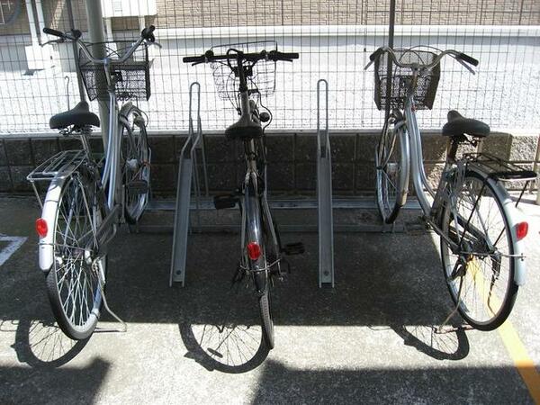 画像10:自転車置き場
