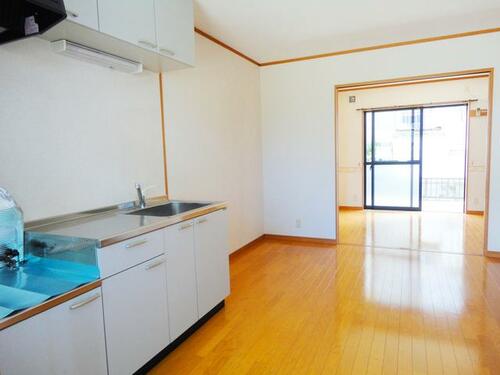 ロイヤルコートN_内装_1