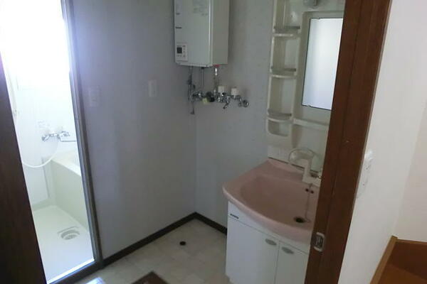 apartment 青森県三戸郡階上町蒼前東１丁目
地図を見る