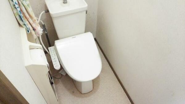 画像6:洋式水洗トイレ・温水洗浄便座付