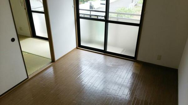 室内：南側洋室２