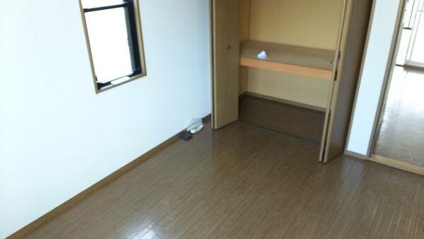 室内：北側洋室１