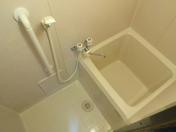 画像7:清潔感のあるお風呂です