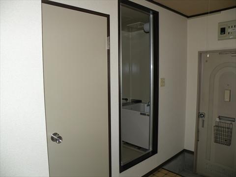 画像10:トイレ・浴室入口