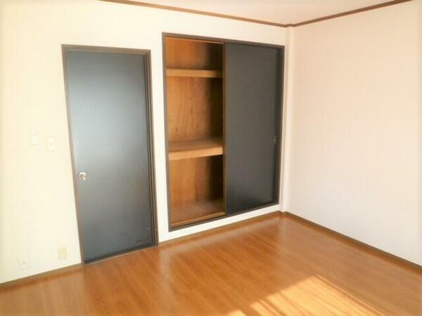 apartment 群馬県邑楽郡邑楽町大字篠塚
地図を見る