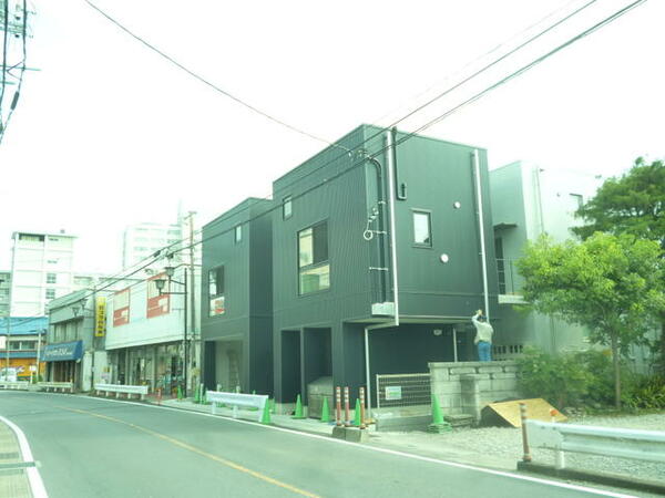 画像3:埼玉医大の近くのおしゃれな外観のデザインマンションです。