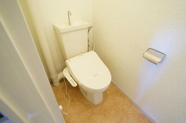 画像15:トイレは温水洗浄便座付き