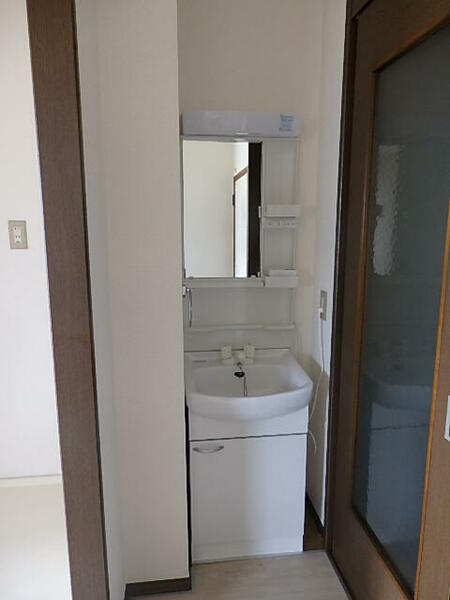 apartment 福島県岩瀬郡鏡石町中町102・105号室空き
旭町の賃貸情報を見る
物件地図