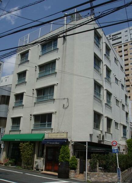 画像2:花房山の閑静な住宅街です。こちらの４階のお部屋です。