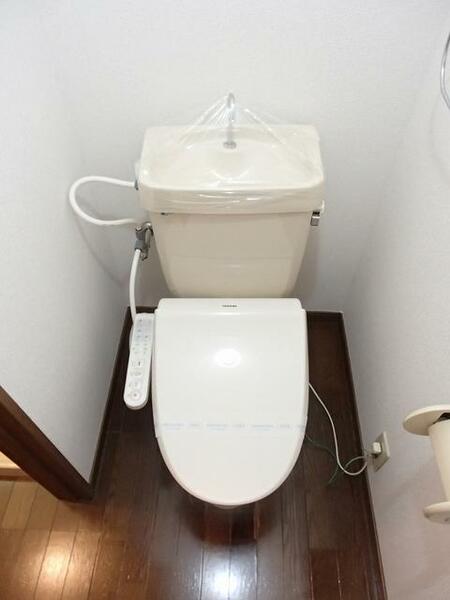 画像13:トイレには温水洗浄便座も付いています♪