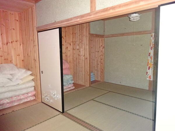 detached 群馬県吾妻郡嬬恋村大字鎌原大字鎌原字大カイシコ
地図を見る